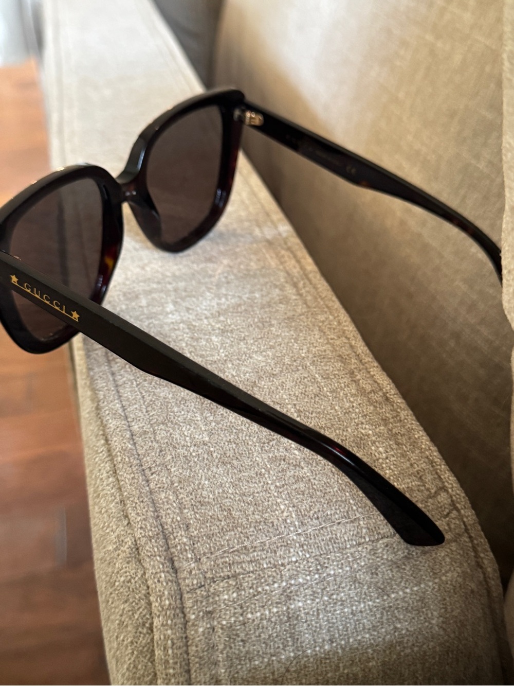 Gucci Black Oversized Square Sunglasses - Picture 3 of 3